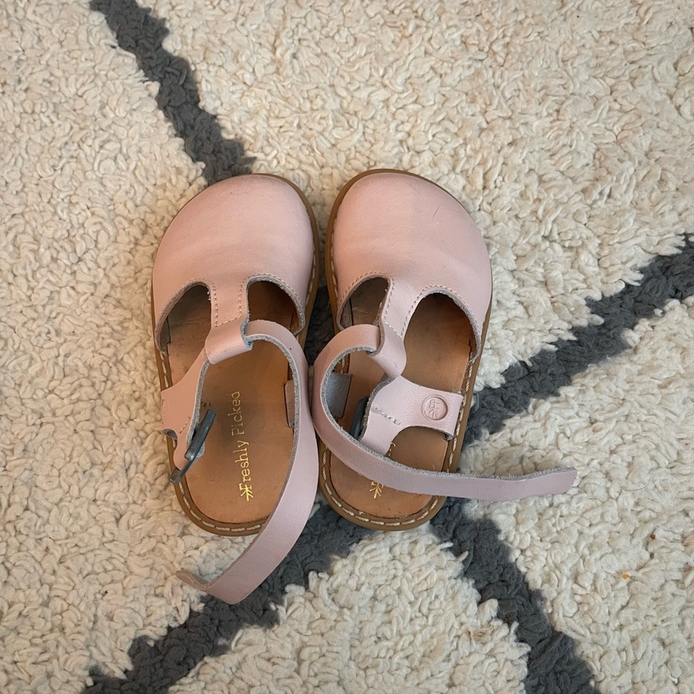 Freshly Picked toddler girl pink clog sandals